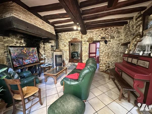 Maison de caractère sur 1.11 ha à Marigné (Les Hauts d'Anjou)