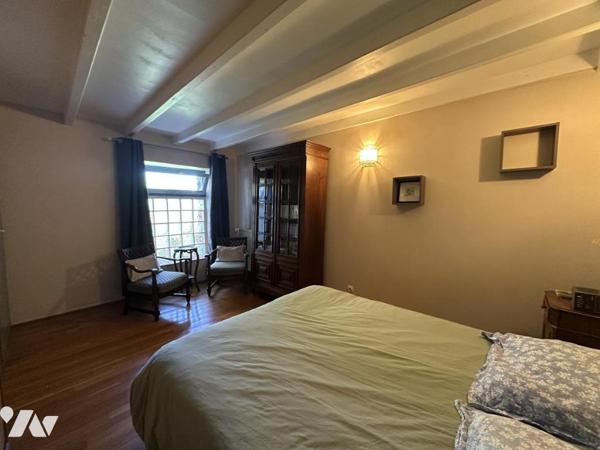 Maison de caractère sur 1.11 ha à Marigné (Les Hauts d'Anjou)