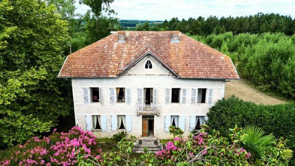 Élégante Maison de Maître XVIIe siècle : Un lieu rare, calme et au potentiel exceptionnel Dax