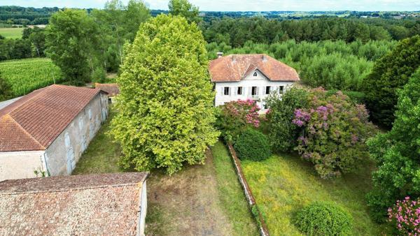 Élégante Maison de Maître XVIIe siècle : Un lieu rare, calme et au potentiel exceptionnel Dax