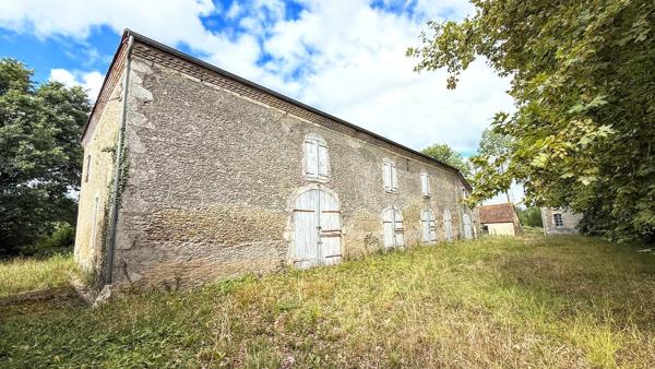 Élégante Maison de Maître XVIIe siècle : Un lieu rare, calme et au potentiel exceptionnel Dax