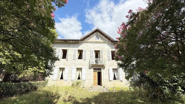 Élégante Maison de Maître XVIIe siècle : Un lieu rare, calme et au potentiel exceptionnel Dax
