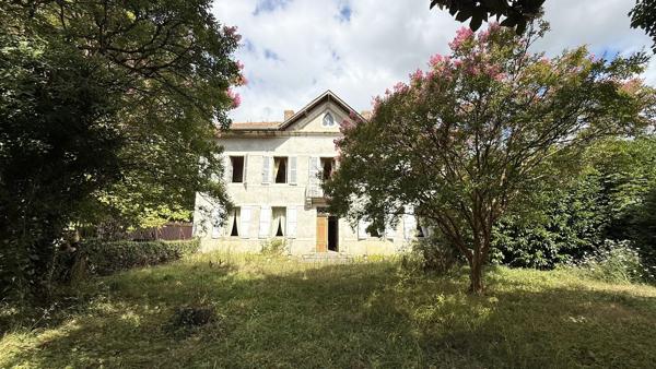 Élégante Maison de Maître XVIIe siècle : Un lieu rare, calme et au potentiel exceptionnel Dax