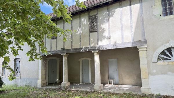 Élégante Maison de Maître XVIIe siècle : Un lieu rare, calme et au potentiel exceptionnel Dax
