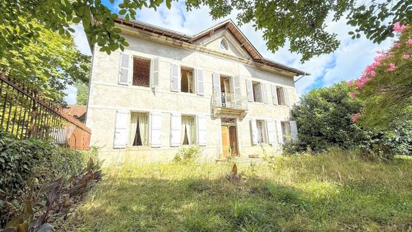 Élégante Maison de Maître XVIIe siècle : Un lieu rare, calme et au potentiel exceptionnel Dax