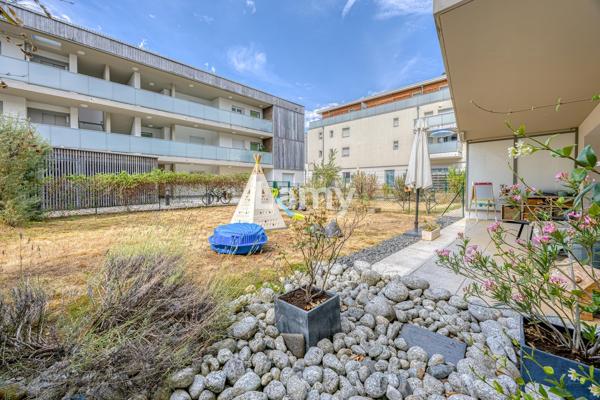 T3 rez de jardin  grand garage 25m²