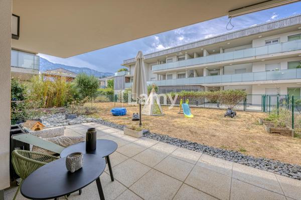 T3 rez de jardin  grand garage 25m²