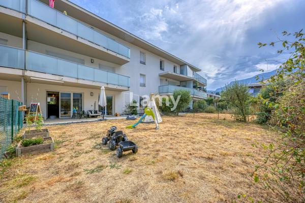 T3 rez de jardin  grand garage 25m²