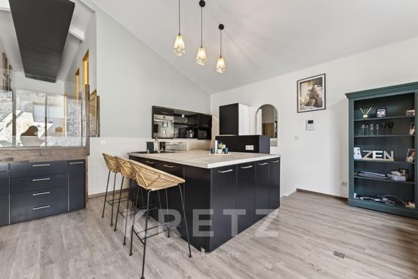 Maison vigneronne en pierre – 270 m² habitables – Terrasse, piscine et appartements indépendants