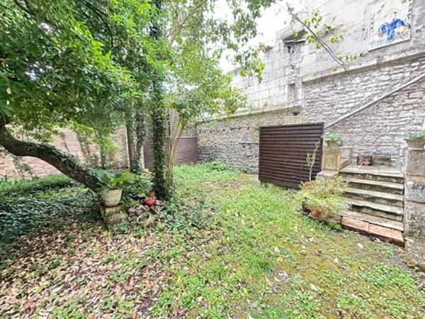 🏛️ ANGOULÊME CENTRE – Charmant T2 avec jardin privatif 🌿