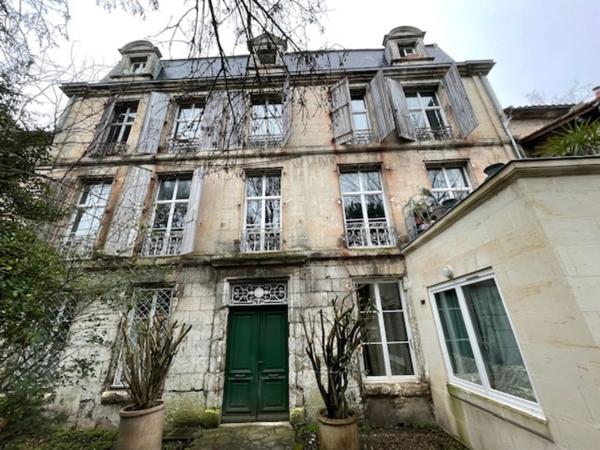 🏛️ ANGOULÊME CENTRE – Charmant T2 avec jardin privatif 🌿