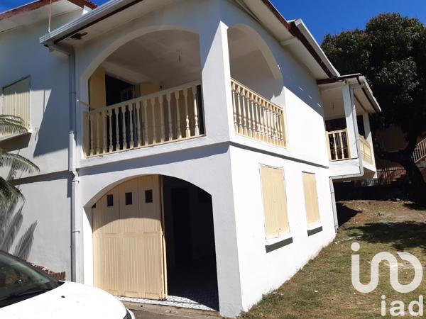 Maison 4 pièces de 94 m² à Saint-Louis (97450)