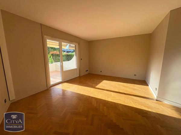 Appartement à louer 1 pièce 41.95m² Écully (69130)
