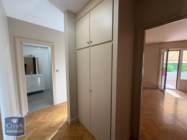 Appartement à louer 1 pièce 41.95m² Écully (69130)