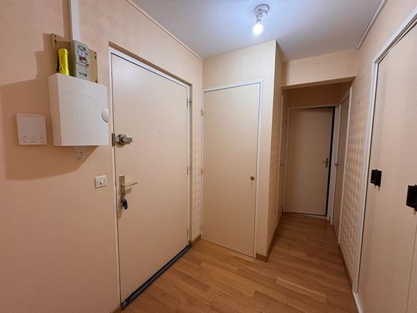 Appartement rénové, centre-ville de La Flèche, résidence recherchée avec ascenseur