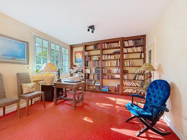 FONTLOZIER Maison atypique et charmante de 273 m² dont espace pro ou appartement indépendant