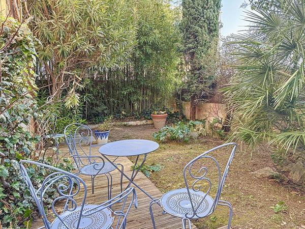 FONTLOZIER Maison atypique et charmante de 273 m² dont espace pro ou appartement indépendant