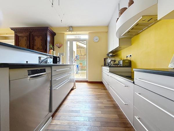 FONTLOZIER Maison atypique et charmante de 273 m² dont espace pro ou appartement indépendant