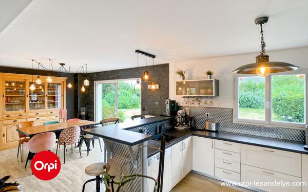 Maison à vendre    7 pièces • 135 m2 Charleval