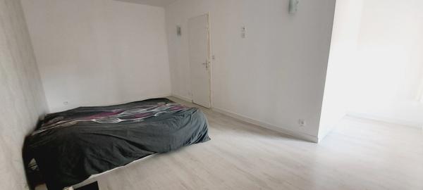 Dpt Charente Maritime (17), à vendre MATHA centre ville maison P4