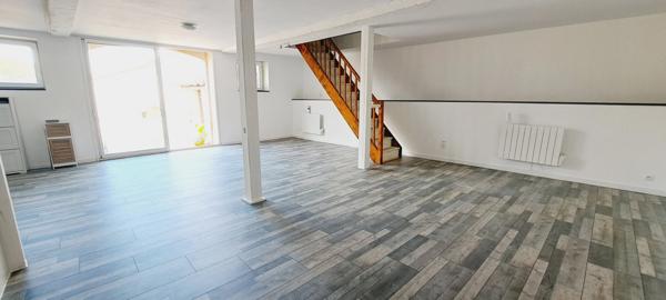 Dpt Charente Maritime (17), à vendre MATHA centre ville maison P4