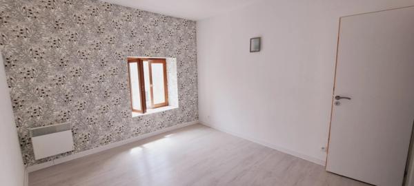 Dpt Charente Maritime (17), à vendre MATHA centre ville maison P4