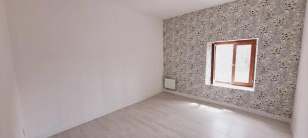 Dpt Charente Maritime (17), à vendre MATHA centre ville maison P4