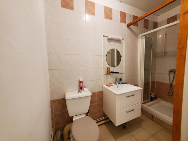 Immeuble de rentabilité possédant 4 appartements, 2 en accès plain pied avec extérieur commun