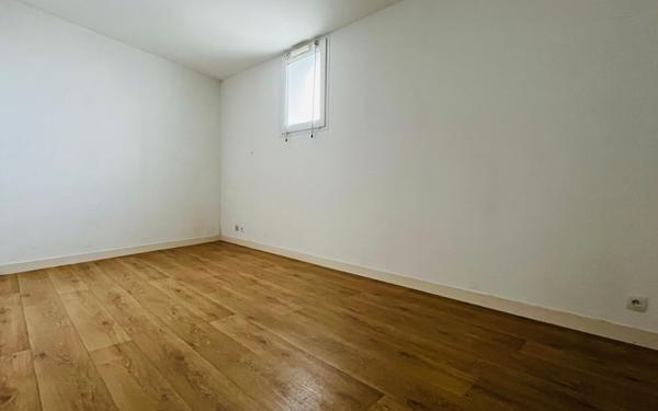 Appartement à vendre    2 pièces • 48 m2 Rochefort