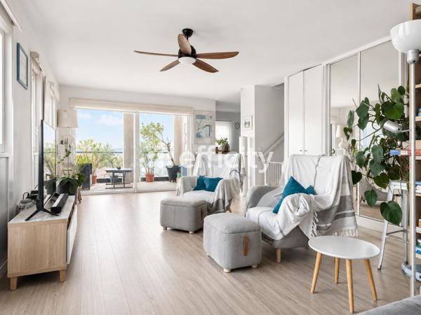 Appartement
         4 pièces
        - 105 m² Bien prestige 699 000 € *