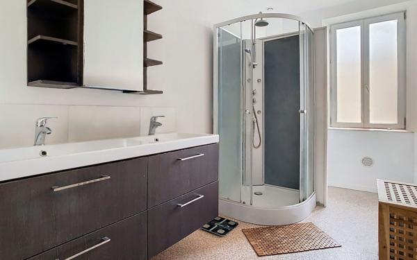 Appartement à louer    2 pièces • 91,02 m2 Brest