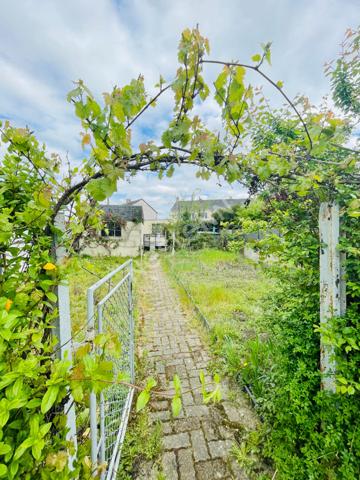 A VENDRE Maison 4 pièces à vendre à Trélazé - Potentiel à rénover avec division parcellaire possible