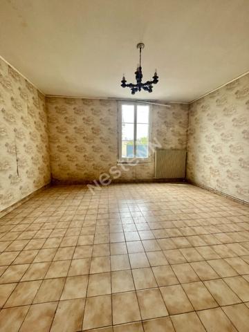 A VENDRE Maison 4 pièces à vendre à Trélazé - Potentiel à rénover avec division parcellaire possible