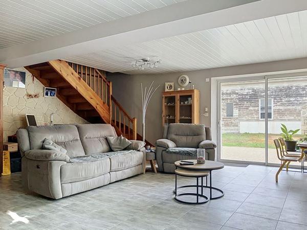 Maison 244 900 € Les Églises-d'Argenteuil 7 p 285 m² DPE D