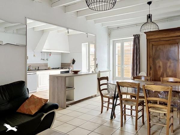 Maison 244 900 € Les Églises-d'Argenteuil 7 p 285 m² DPE D