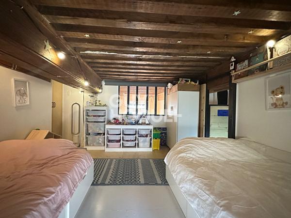 Proche Mairie - Appartement canut - 2 chambres - 1 bureau