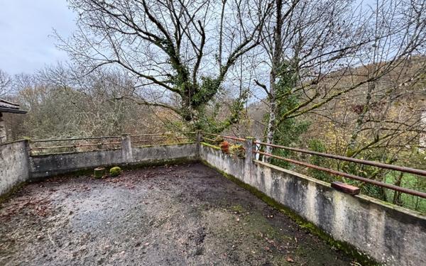 Maison à vendre    4 pièces •  Saint-Pierre-de-Chignac