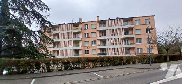 Exclusivité - T3 traversant à LE PONT DE BEAUVOISIN.
56 m² proche de toutes les commodités.