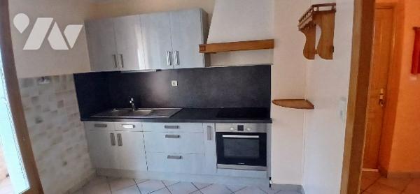 Exclusivité - T3 traversant à LE PONT DE BEAUVOISIN.
56 m² proche de toutes les commodités.