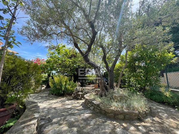 Maison  avec piscine à la vue imprenable accès proche de l'A51 Entre Manosque et Digne les Bains