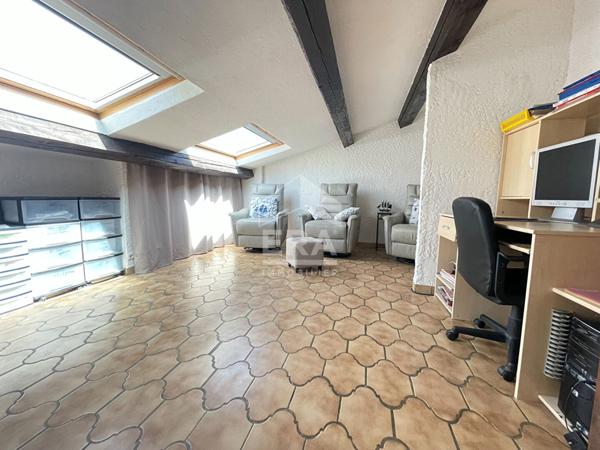 Maison  avec piscine à la vue imprenable accès proche de l'A51 Entre Manosque et Digne les Bains