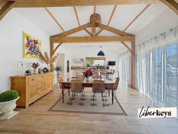 LONGERE DE CARACTÈRE RÉNOVÉE AVEC PRESTATIONS HAUT DE GAMME – 185 m² – ENVIRONNEMENT PRIVILÉGIÉ