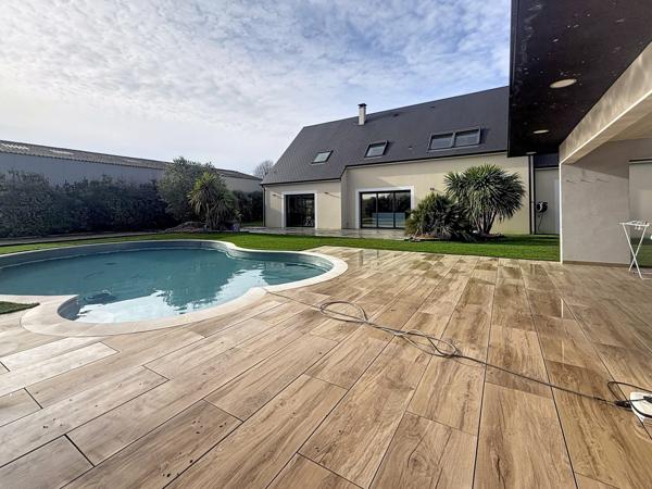 À vendre - Maison individuelle, 6 pièces située à Saint-Avertin (37550)