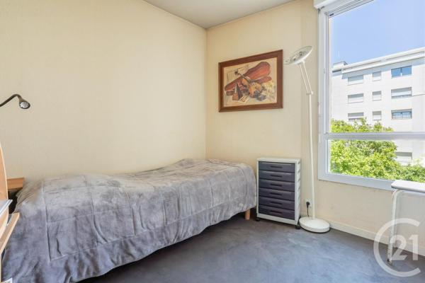 Appartement F4 à vendre  4 pièces - 86,73 m 2   PARIS  - 75012