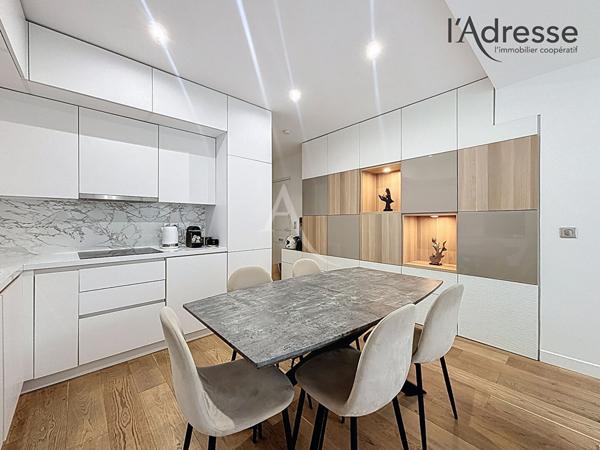 Suresnes République - Appartement d'architecte entièrement rénové - 3 pièces 64m² avec patio - CAVE