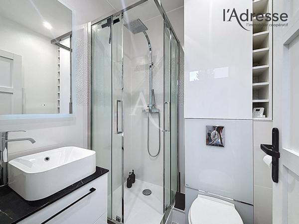 Suresnes République - Appartement d'architecte entièrement rénové - 3 pièces 64m² avec patio - CAVE