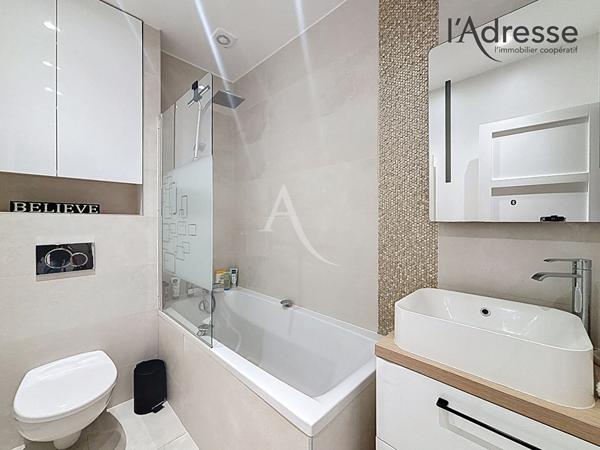 Suresnes République - Appartement d'architecte entièrement rénové - 3 pièces 64m² avec patio - CAVE