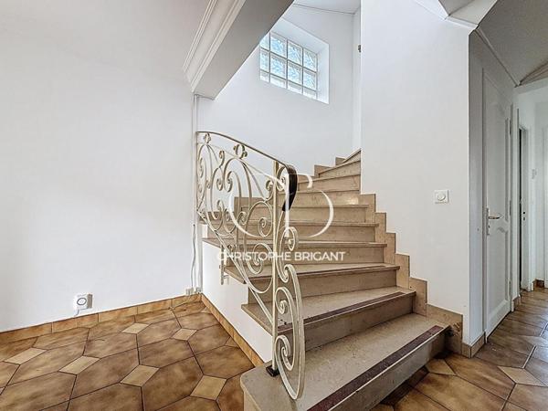 Maison Villejuif 10 pièce(s) 240 m2