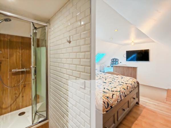 Émerainville (77184) 77184 - EMERAINVILLE - MAISON 7 PIÈCES - 115m² - ENTIÈREMENT RÉNOVÉE - 5 CHAMBRES