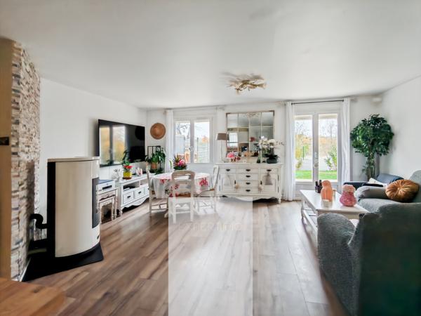 Émerainville (77184) 77184 - EMERAINVILLE - MAISON 7 PIÈCES - 115m² - ENTIÈREMENT RÉNOVÉE - 5 CHAMBRES